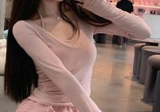 Peach milky高卷杏写真集盛大分享：探寻她内心深处的艺术之旅！.txt